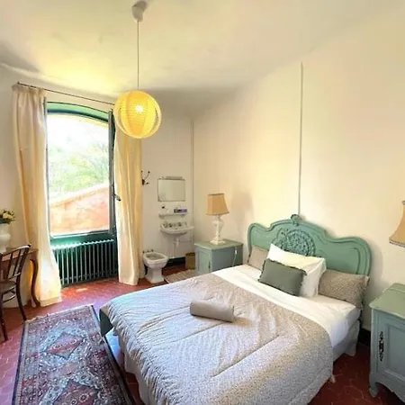 Villa Magdala-Chambre D'Hote 2 Bed & Breakfast